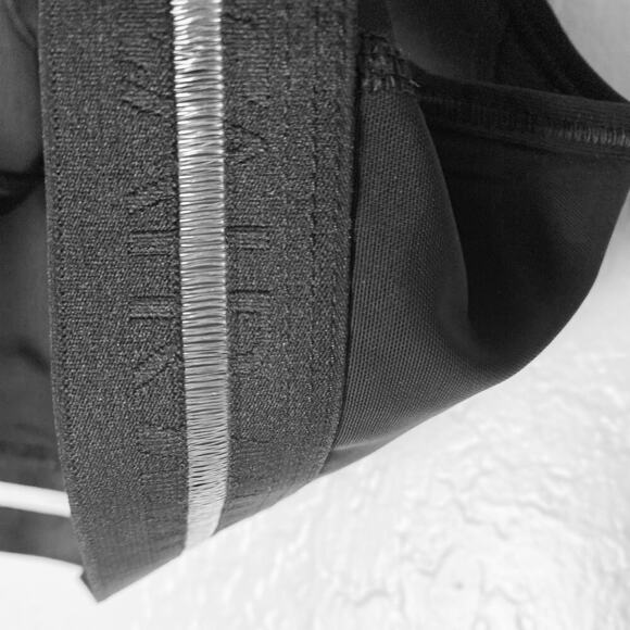 Women’s Nike Dri-Fit Sports Bra Mesh Front & Racerback Black Workout Athleisure - Picture 7 of 8